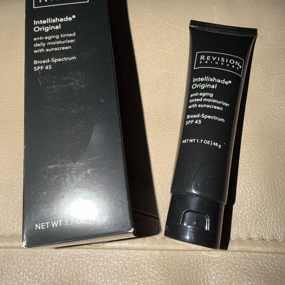 Revision Skincare Intellishade Original Tinted SPF - Picture 2 of 8